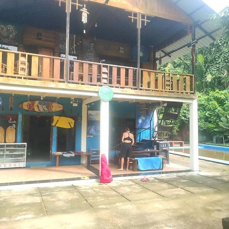 Air Manis Secret Surfcamp Apartment Taluk Batung Ngoại thất bức ảnh