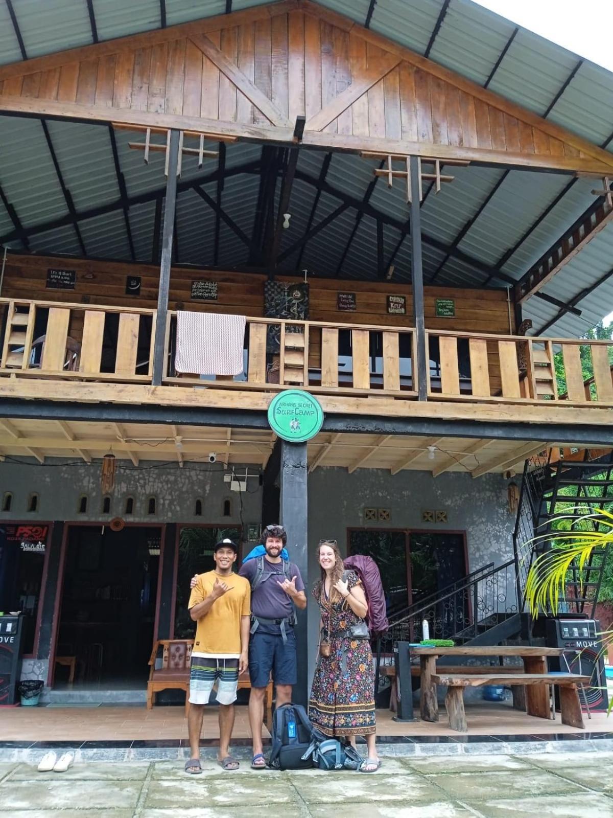 Air Manis Secret Surfcamp Apartment Taluk Batung Ngoại thất bức ảnh