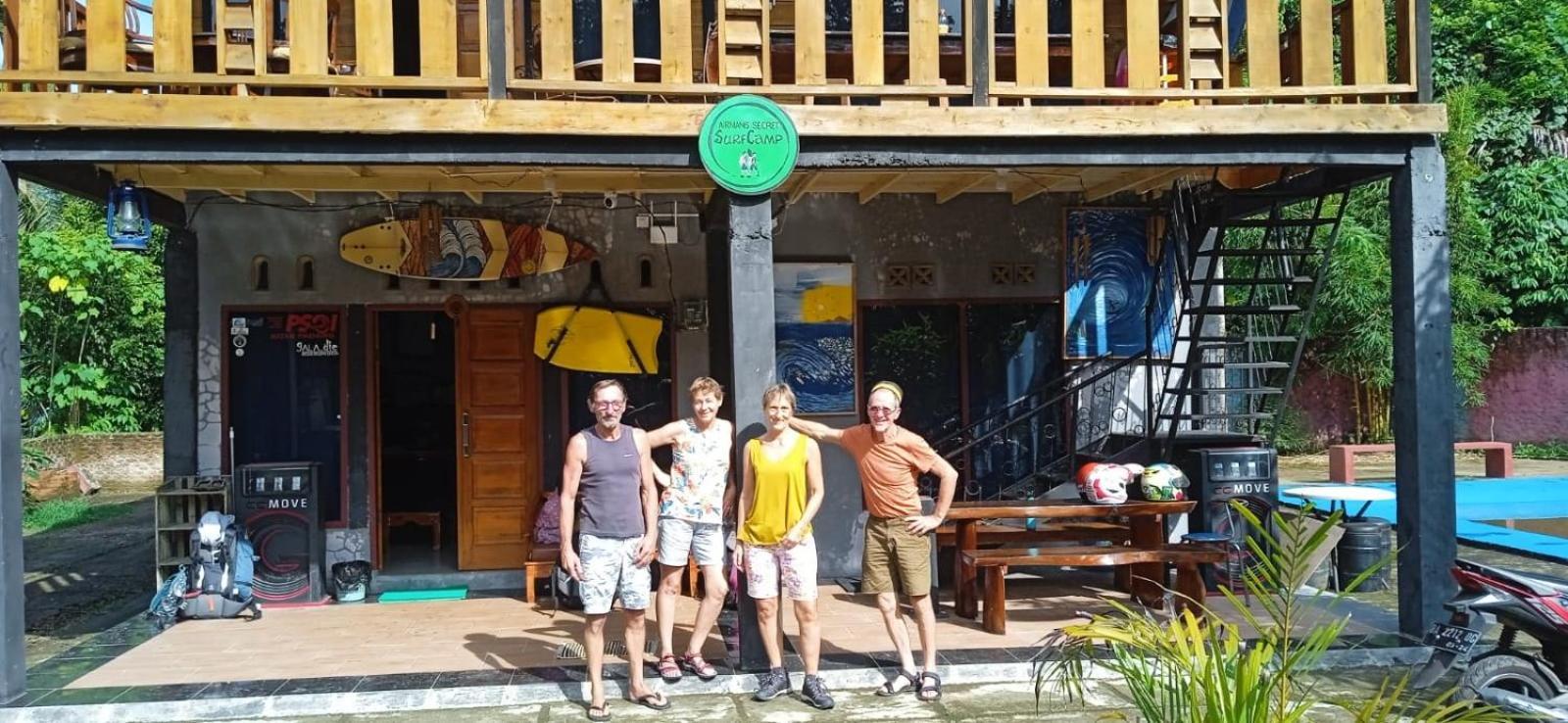 Air Manis Secret Surfcamp Apartment Taluk Batung Ngoại thất bức ảnh