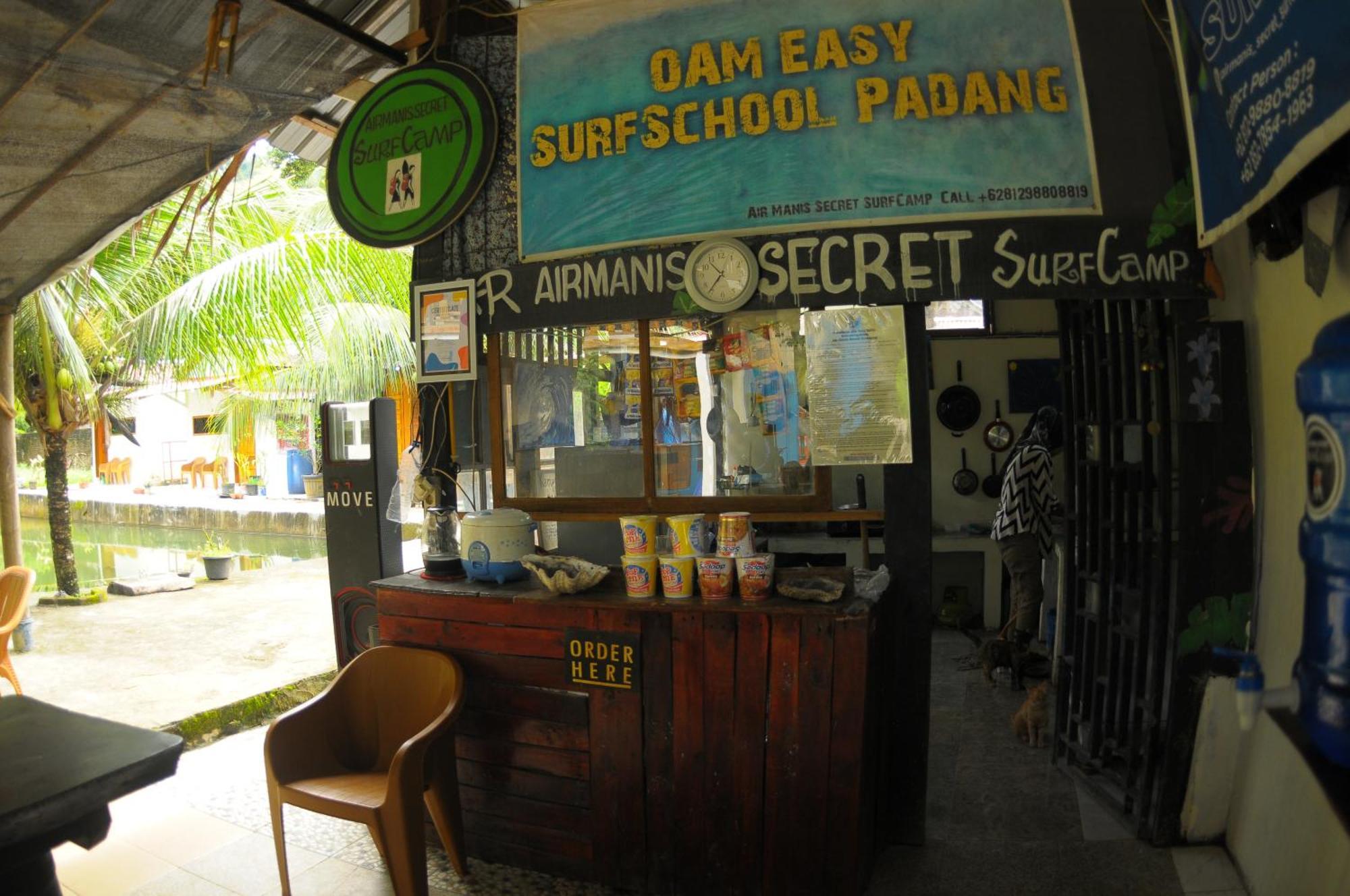 Air Manis Secret Surfcamp Apartment Taluk Batung Ngoại thất bức ảnh