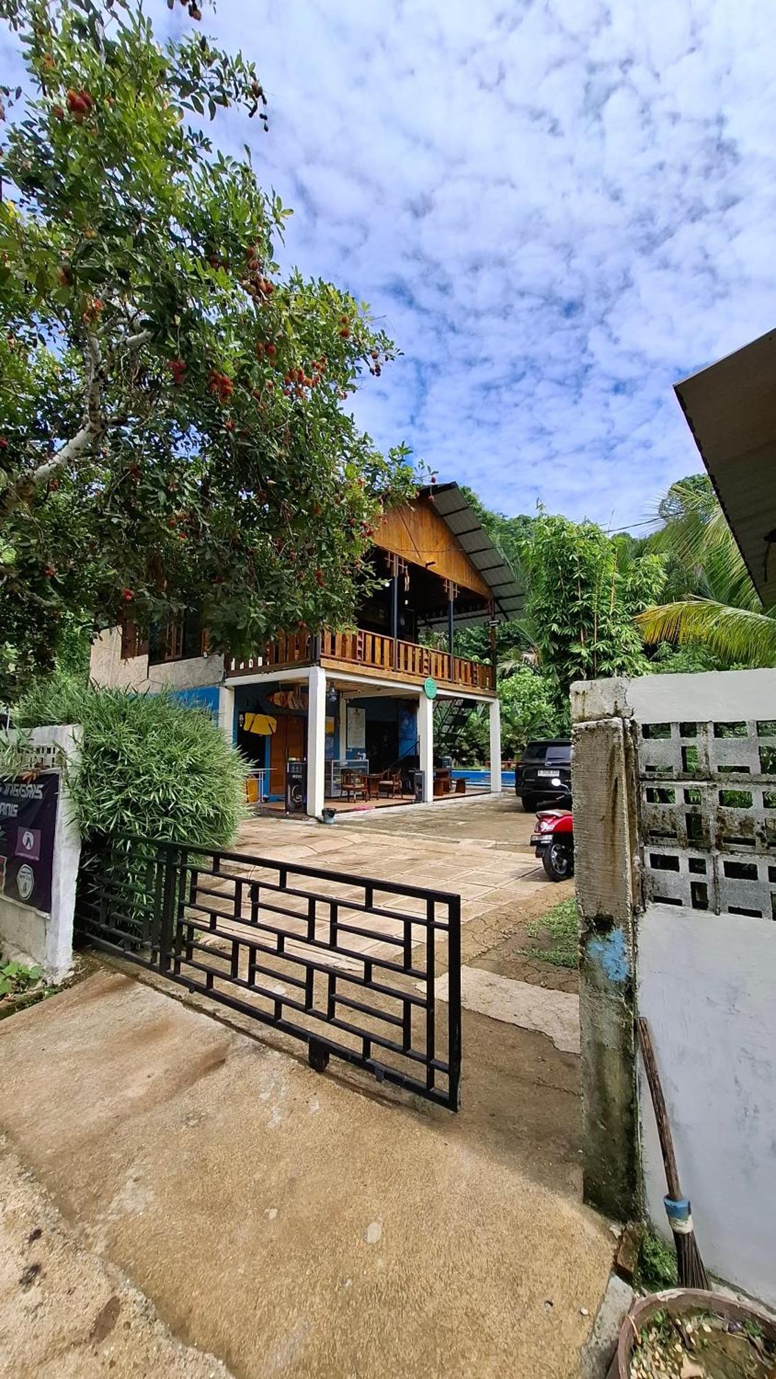 Air Manis Secret Surfcamp Apartment Taluk Batung Ngoại thất bức ảnh