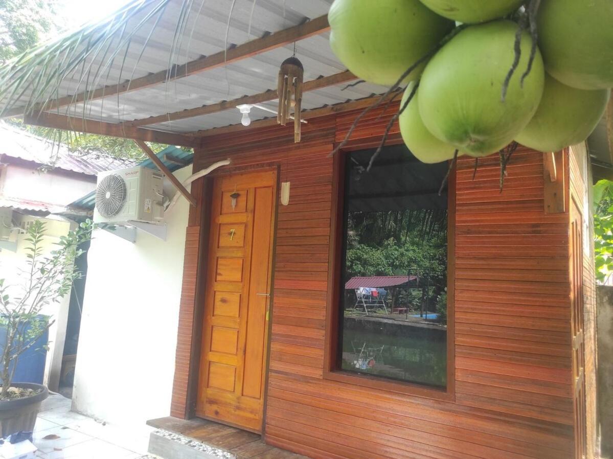 Air Manis Secret Surfcamp Apartment Taluk Batung Ngoại thất bức ảnh