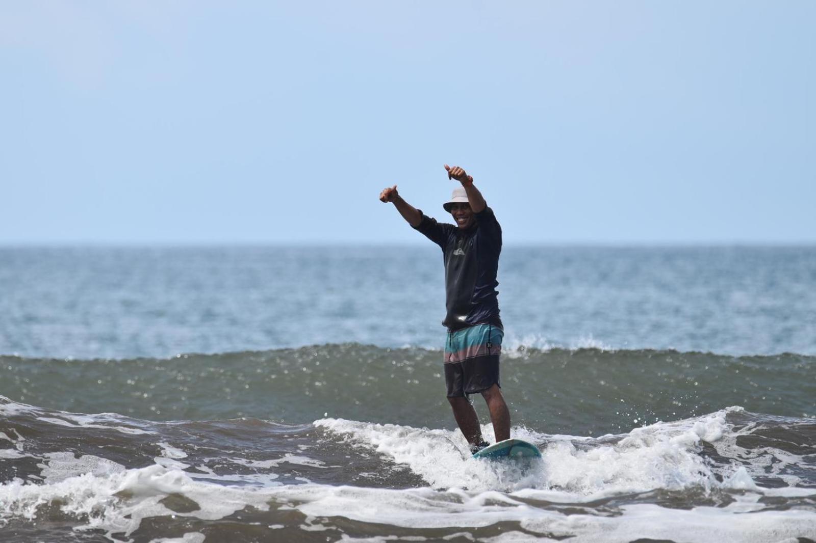 Air Manis Secret Surfcamp Apartment Taluk Batung Ngoại thất bức ảnh